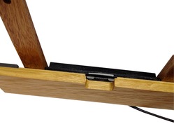 ../images/tablet-docking-station/pogo-closeup-oak.250x187.jpg